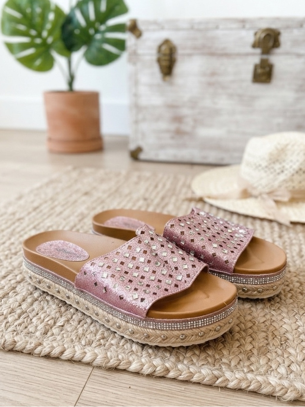aRider Girl Pink Glitter Rhinestone Platform Slide Sandals (Size 9) — NWT